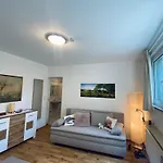 Helles, gepflegtes Souterrain Apartment in ruhiger Lage