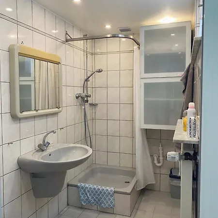 Apartment Helles, Gepflegtes Souterrain In Ruhiger Lage *