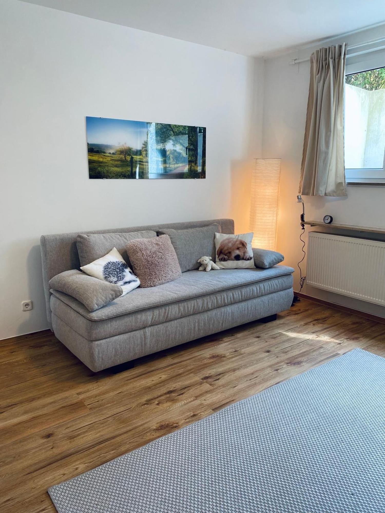 Helles, Gepflegtes Souterrain In Ruhiger Lage Appartement *