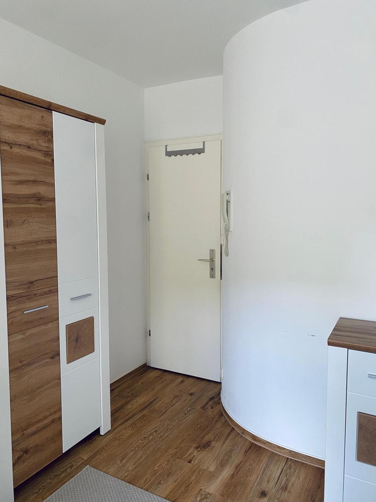 Apartment Helles, Gepflegtes Souterrain In Ruhiger Lage Dusseldorf