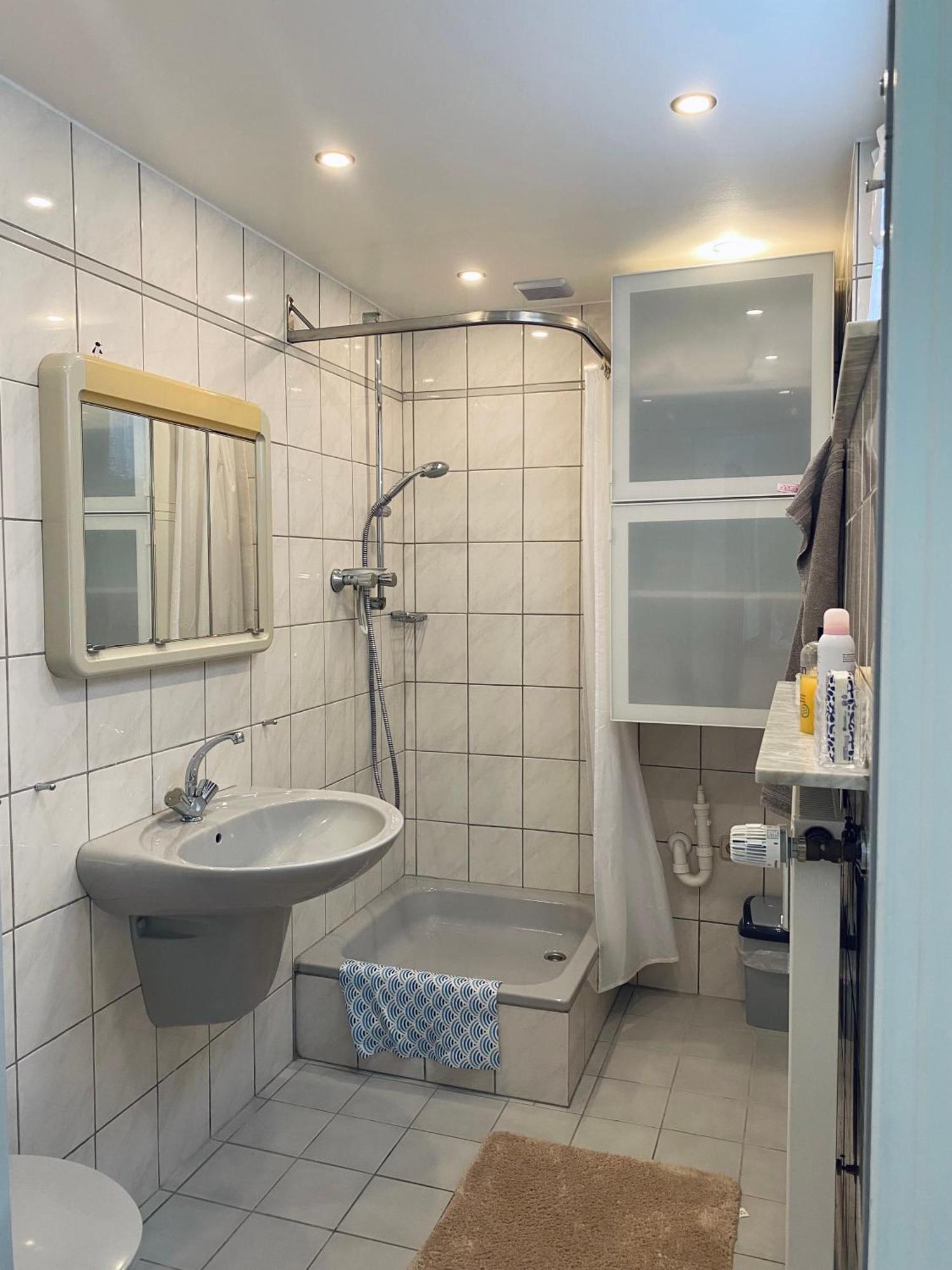 Apartment Helles, Gepflegtes Souterrain In Ruhiger Lage *